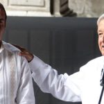 Regaña López Obrador a morenistas por estatua en Atlacomulco