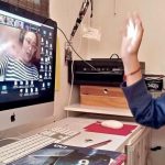 Alcaldesa de Cuauhtémoc regaló billetes pegados a pelotas en acto oficial